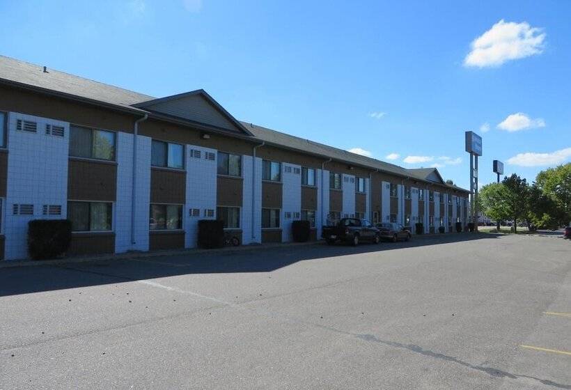 모텔 Grand Inn Fargo