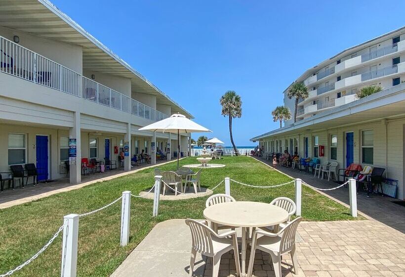 فندق على الطريق Ocean Court Beachfront