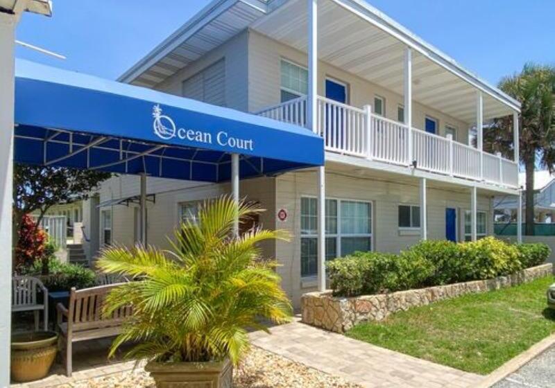 מוטל Ocean Court Beachfront