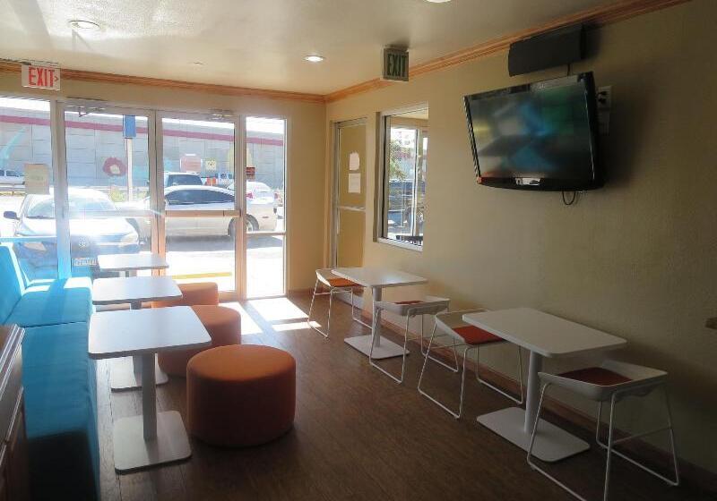 モーテル Howard Johnson By Wyndham Odessa Tx