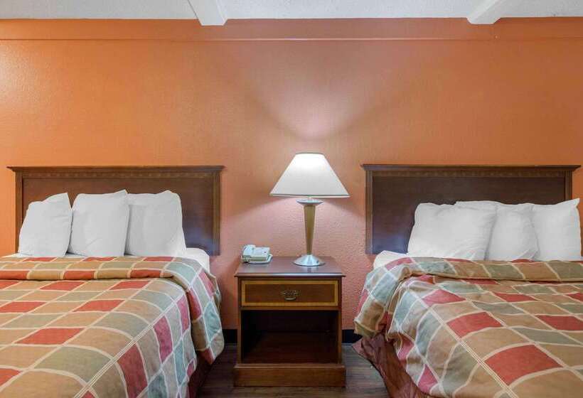 فندق على الطريق Rodeway Inn Auburn Hills   Detroit