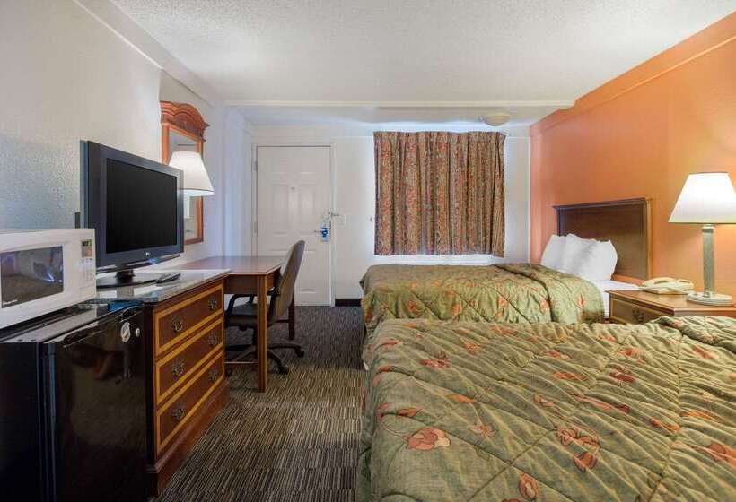 فندق على الطريق Rodeway Inn Auburn Hills   Detroit