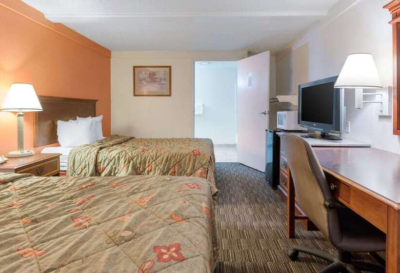 فندق على الطريق Rodeway Inn Auburn Hills   Detroit