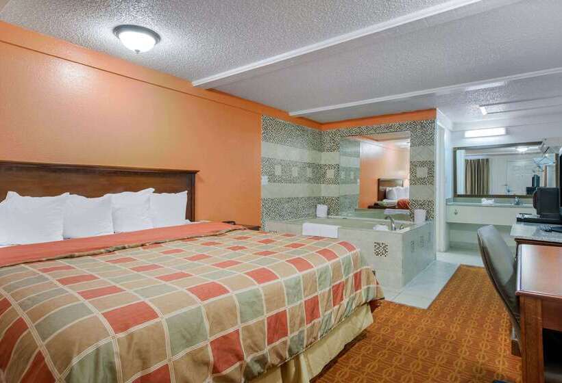 فندق على الطريق Rodeway Inn Auburn Hills   Detroit
