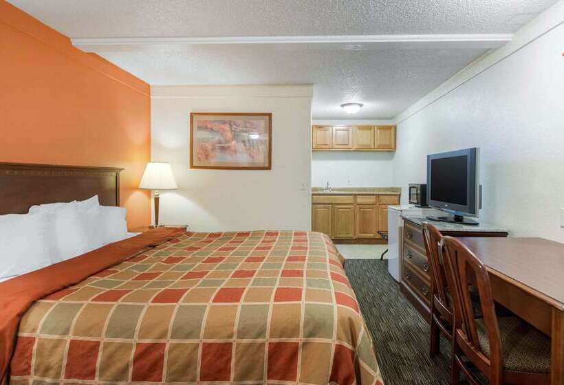 فندق على الطريق Rodeway Inn Auburn Hills   Detroit