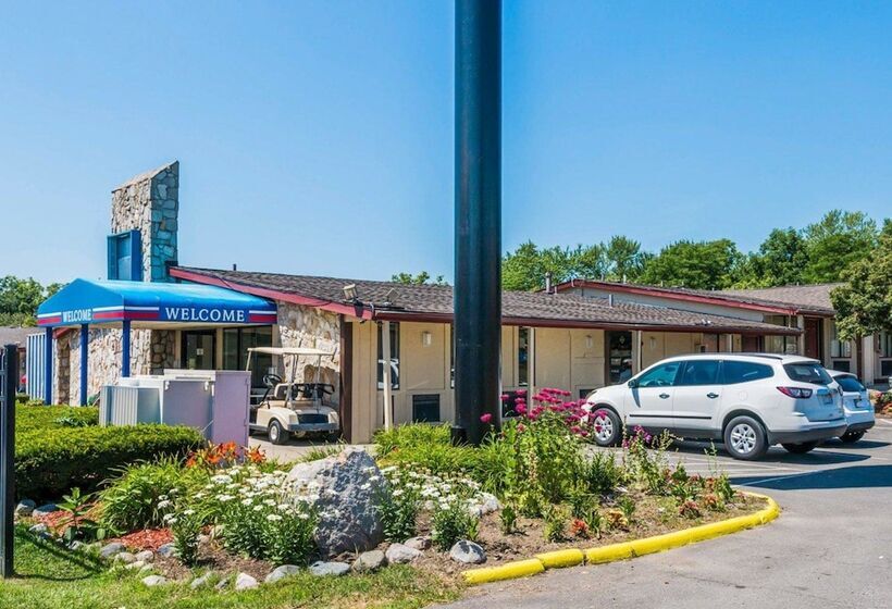 فندق على الطريق Rodeway Inn Auburn Hills   Detroit