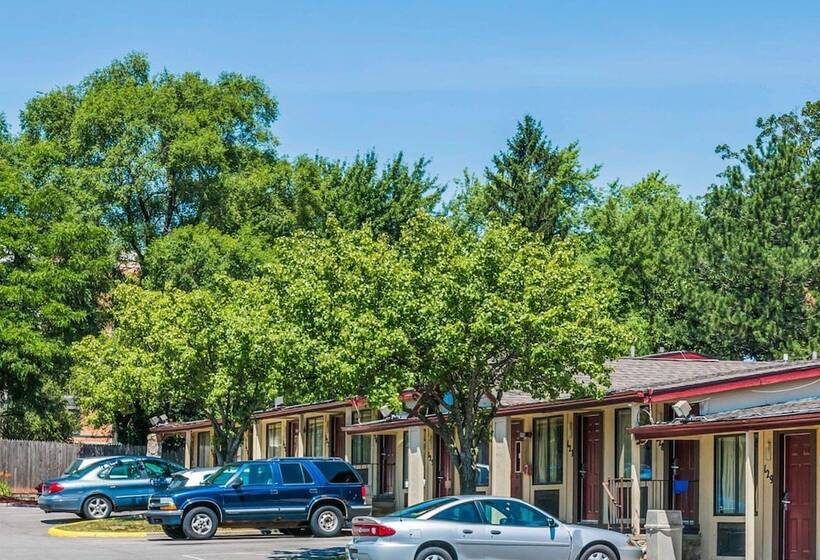 فندق على الطريق Rodeway Inn Auburn Hills   Detroit