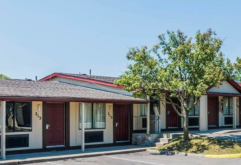 فندق على الطريق Rodeway Inn Auburn Hills   Detroit