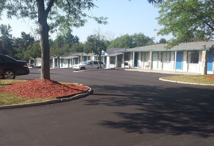 فندق على الطريق Rodeway Inn Auburn Hills   Detroit