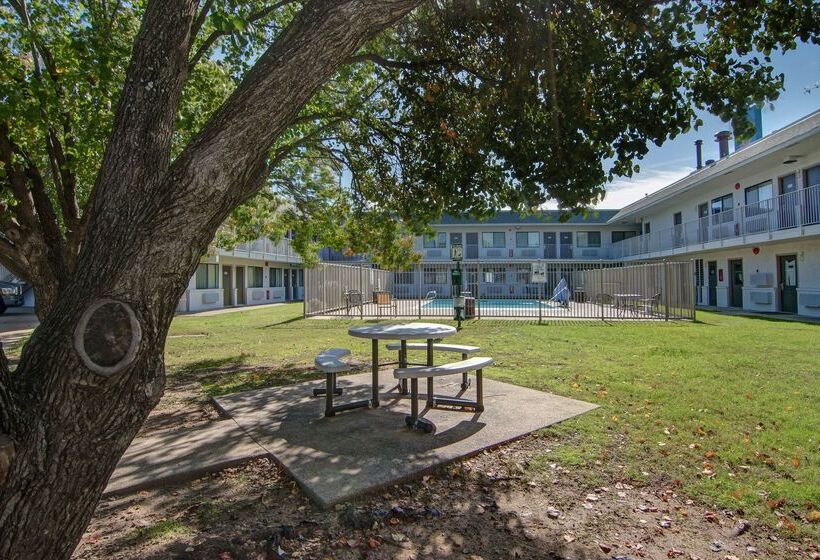 Мотель Studio 6 Grand Prairie, Tx