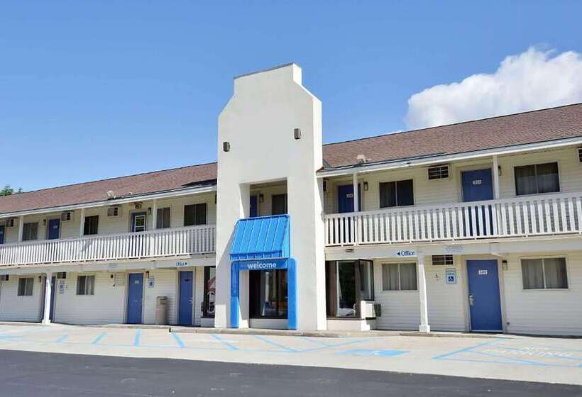 فندق على الطريق Travelodge By Wyndham Brattleboro Vt