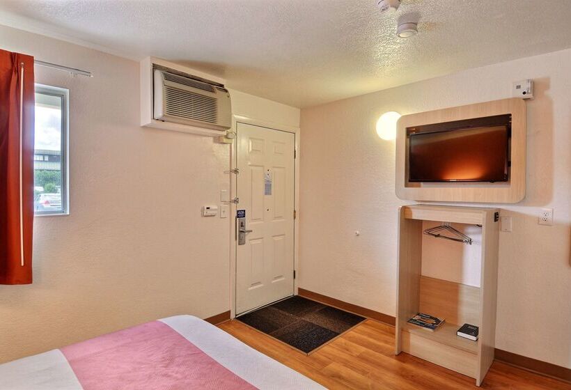 فندق على الطريق Travelodge By Wyndham Brattleboro Vt