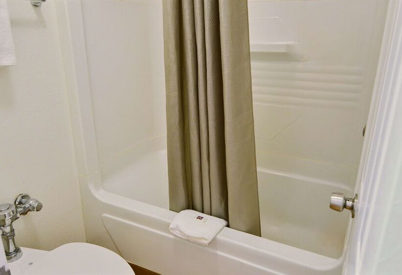 モーテル Travelodge By Wyndham Brattleboro Vt