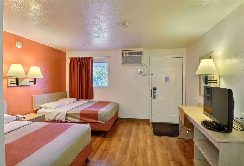 فندق على الطريق Travelodge By Wyndham Brattleboro Vt