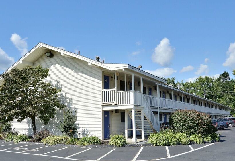 فندق على الطريق Travelodge By Wyndham Brattleboro Vt