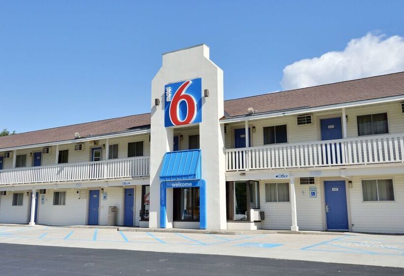 فندق على الطريق Travelodge By Wyndham Brattleboro Vt