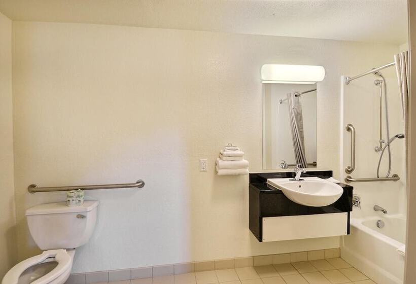 فندق على الطريق Travelodge By Wyndham Brattleboro Vt