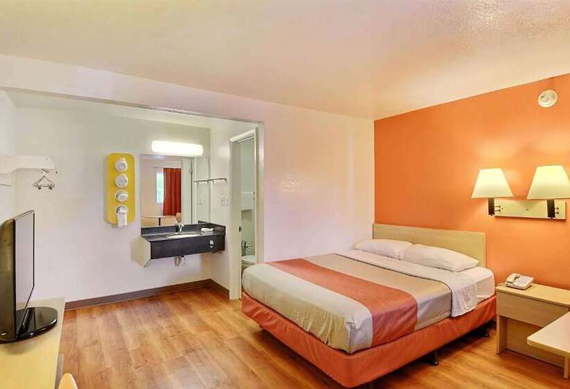 فندق على الطريق Travelodge By Wyndham Brattleboro Vt