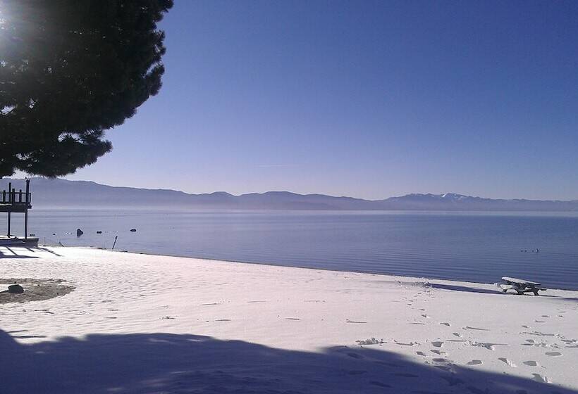 Mourelatos Lakeshore Resort