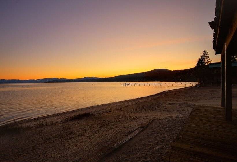 Mourelatos Lakeshore Resort