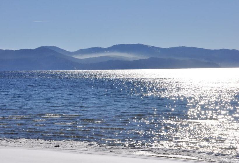 Mourelatos Lakeshore Resort