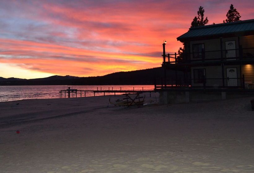 Mourelatos Lakeshore Resort