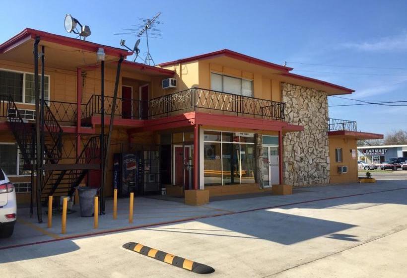 Oasis Motel