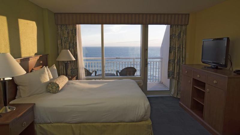 Ocean Sands Resort, Oceanfront, Virginia Beach By Vacatia