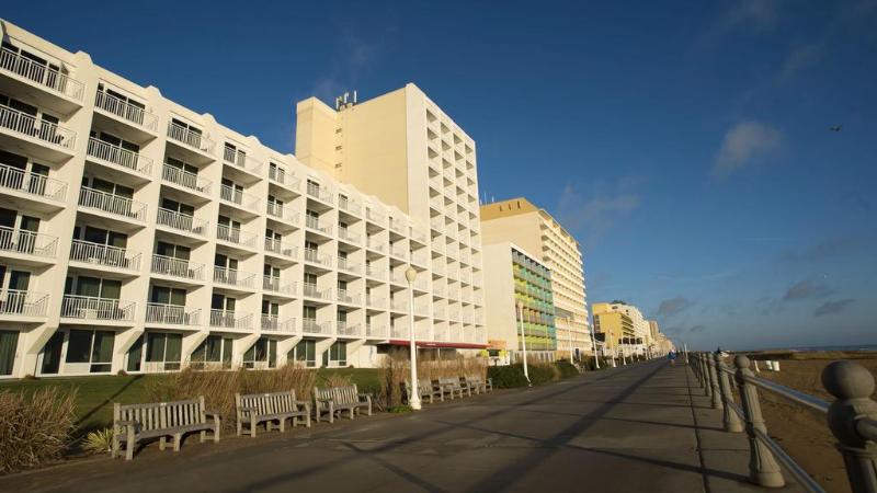 Ocean Sands Resort, Oceanfront, Virginia Beach By Vacatia