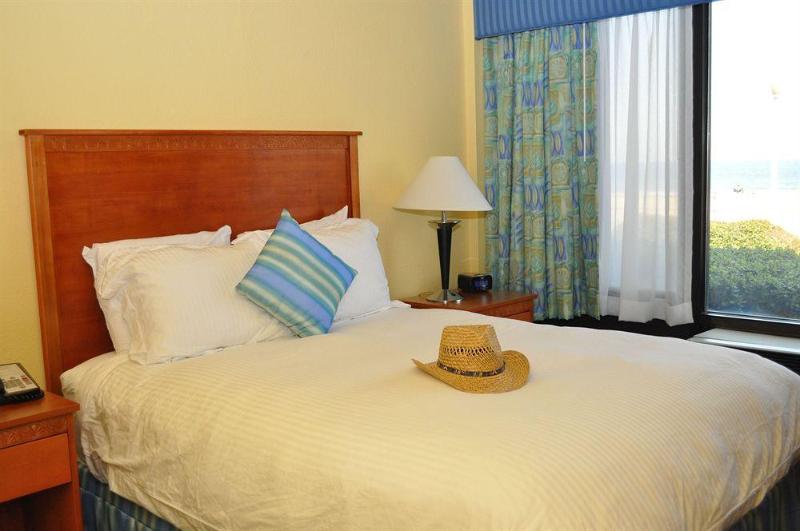 Ocean Sands Resort, Oceanfront, Virginia Beach By Vacatia