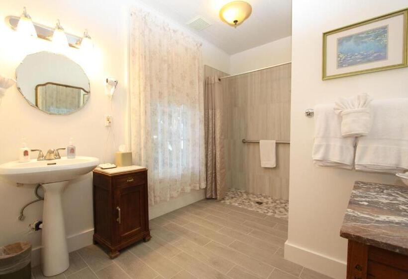 Olallieberry Inn Bed And Breakfast