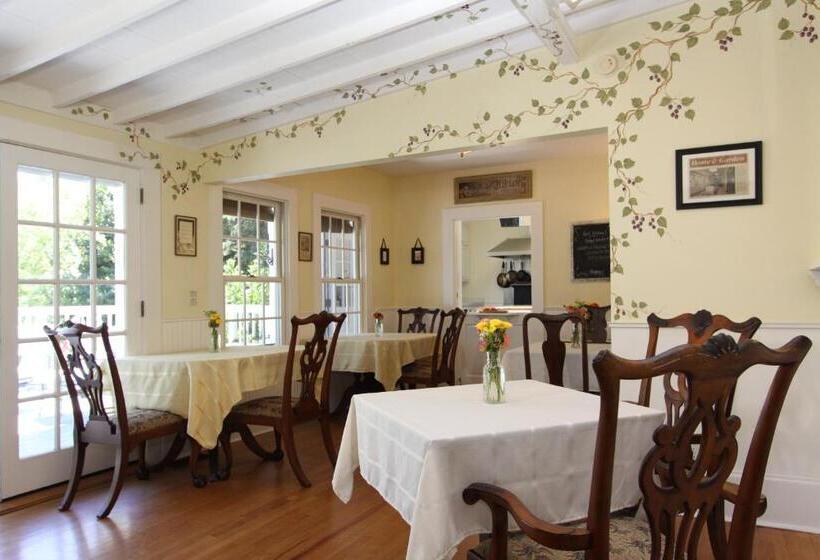 Olallieberry Inn Bed And Breakfast