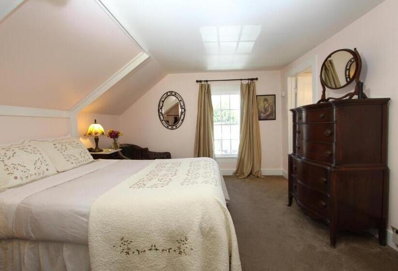 Olallieberry Inn Bed And Breakfast