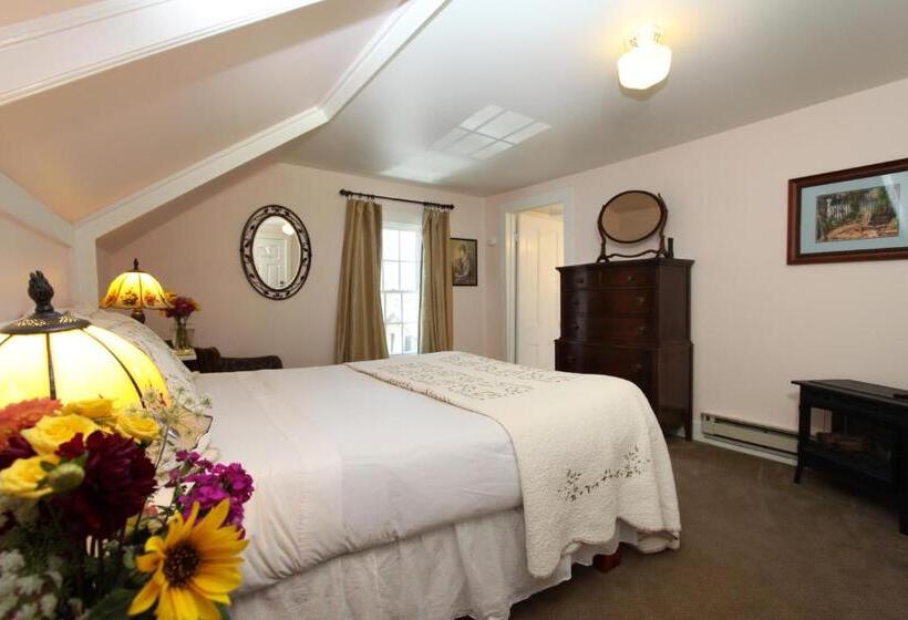 Olallieberry Inn Bed And Breakfast