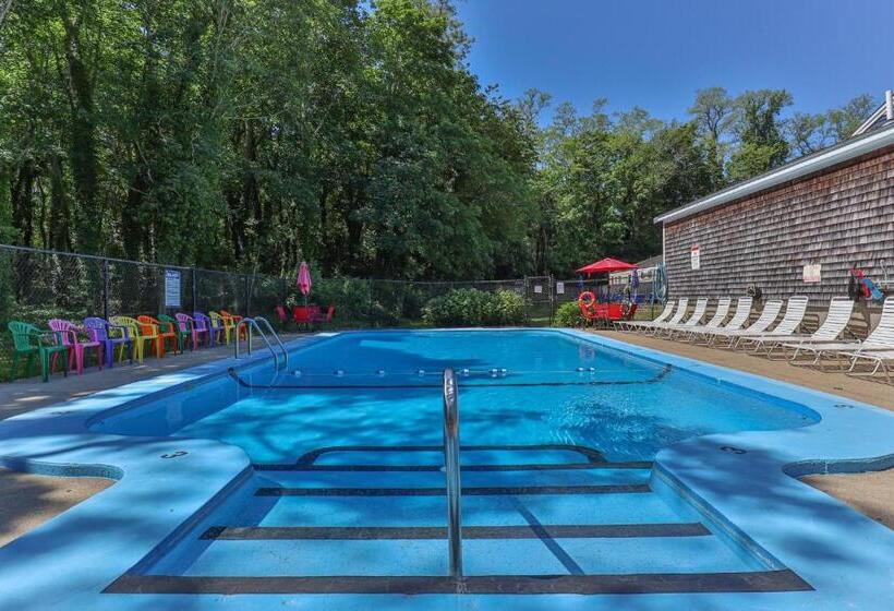 Olde Tavern Motel And Inn   Cape Cod