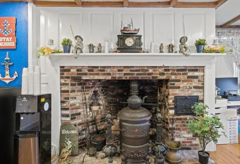 Olde Tavern Motel And Inn   Cape Cod