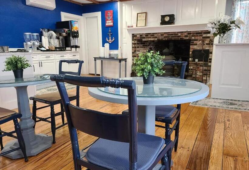 Olde Tavern Motel And Inn   Cape Cod