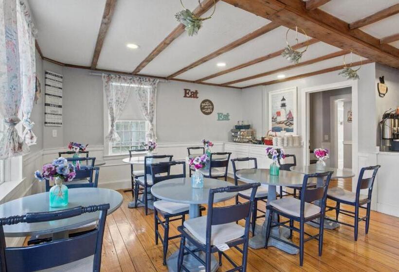 Olde Tavern Motel And Inn   Cape Cod