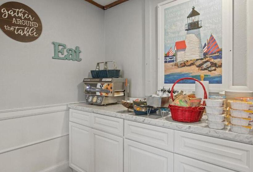 Olde Tavern Motel And Inn   Cape Cod