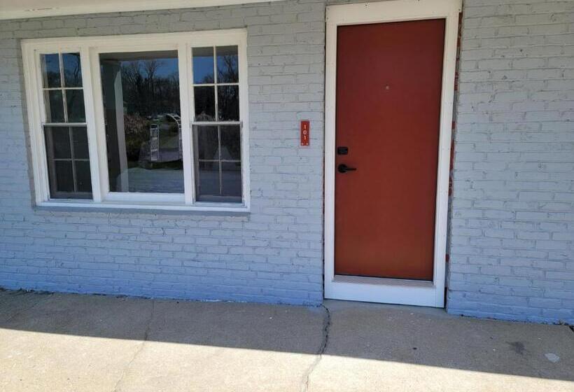 Olde Tavern Motel And Inn   Cape Cod