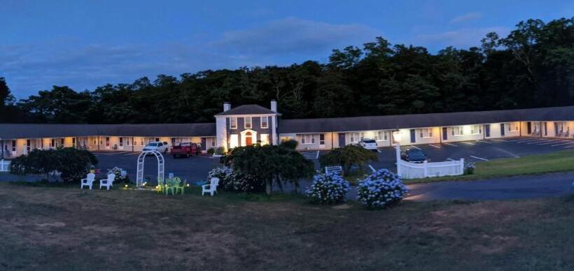 Olde Tavern Motel And Inn   Cape Cod