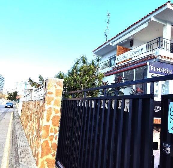 Golden Tower Pensión Auto Check In