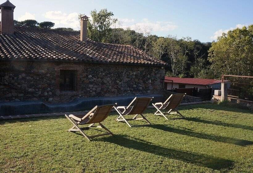 Отель Masia Can Bachs