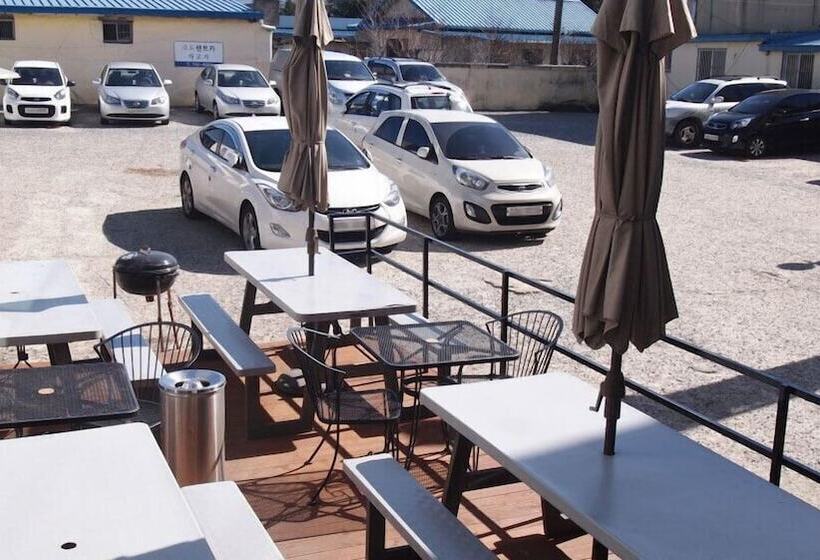 Gyeongju Guesthouse   Hostel