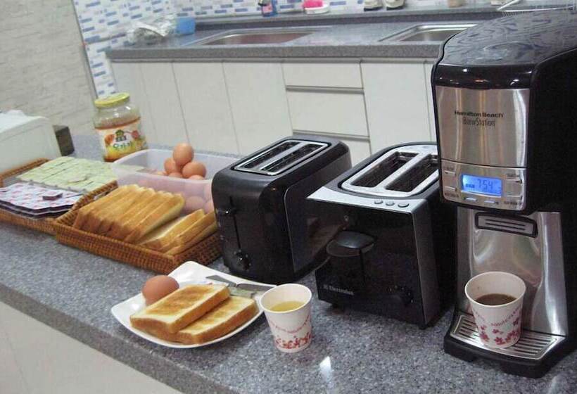 Gyeongju Guesthouse   Hostel