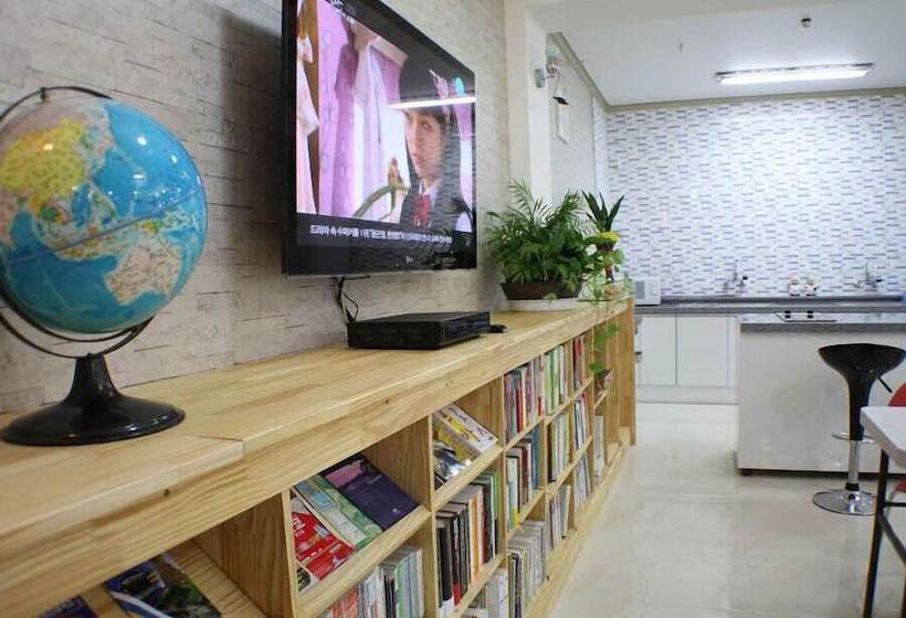 Gyeongju Guesthouse   Hostel