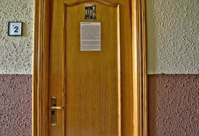 Albergue Juvenil De Bustiello