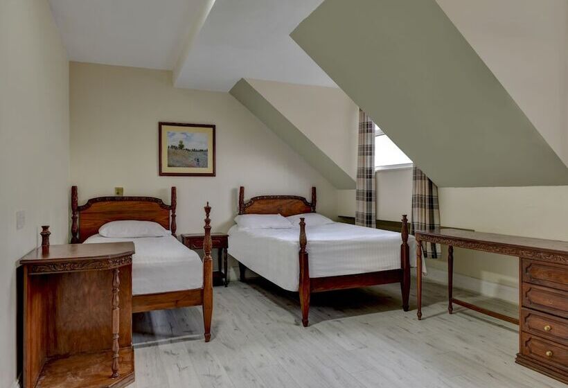 בית מלון כפרי Empire