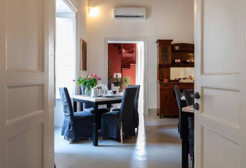 酒店 Palazzo Cavarretta   Pinella S Rooms And Apartment