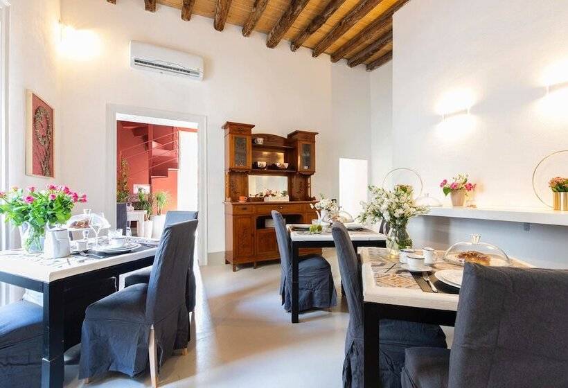 酒店 Palazzo Cavarretta   Pinella S Rooms And Apartment